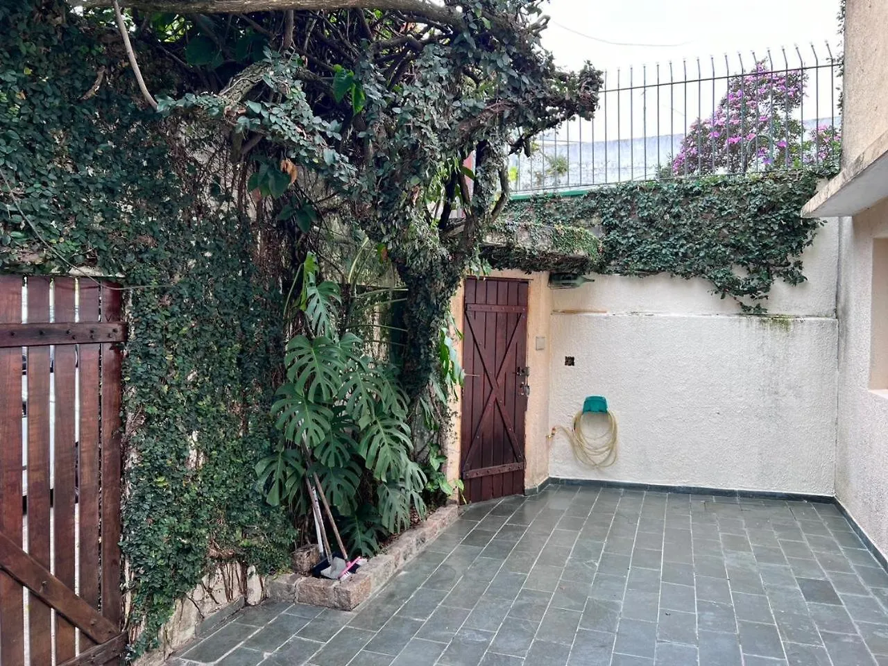 Casa Espacosa Na Vila Romana Sao Paulo Brazil